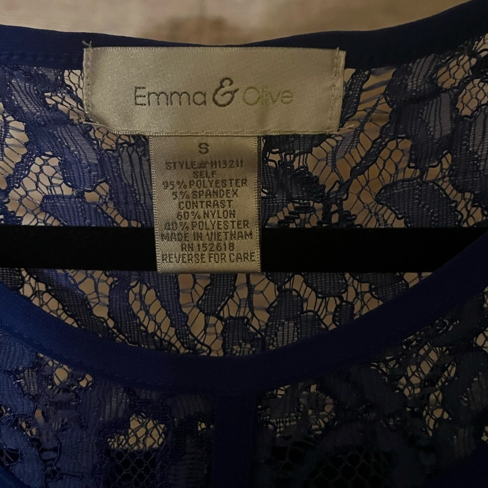 🤎3/$10 Emma & Olive Sleeveless Laced Top Size Small - Picture 7 of 8